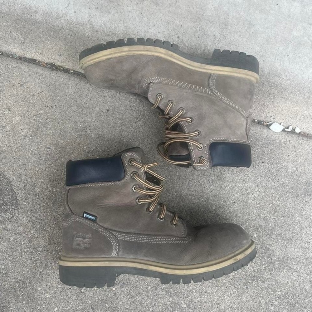 Y2K 2000s Timberland '6 inch Boots size 8w